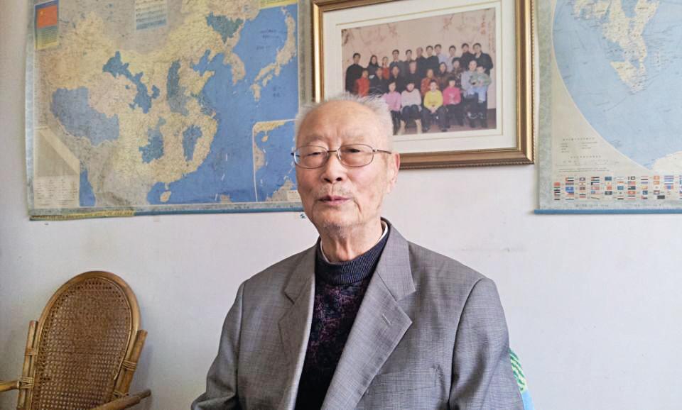 徐晓民,原名徐顺臣,男,1923年10月18日生,东营市东营区史口镇徐家村人。1940年10月参加革命工作,1945年5月加入中国共产党。