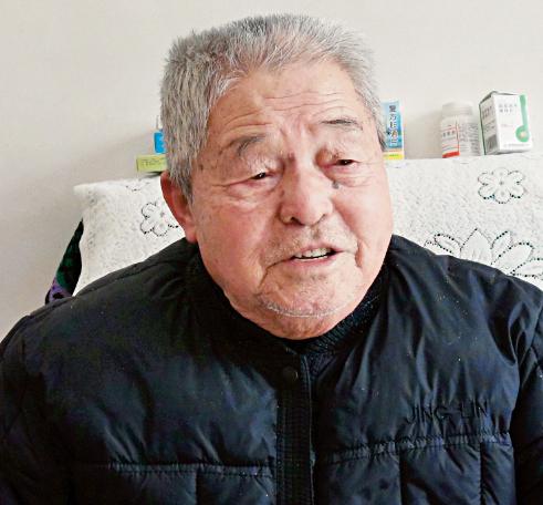 王善成,男,1925年4月24日生,山东省莘县魏庄乡邹巷村人。1942年,参加地方武装联防队,任中队长。1943年2月加入中国共产党。后历任莘县二区区部文书、民政干事、武委会军事部长、武委会副主任、主任。