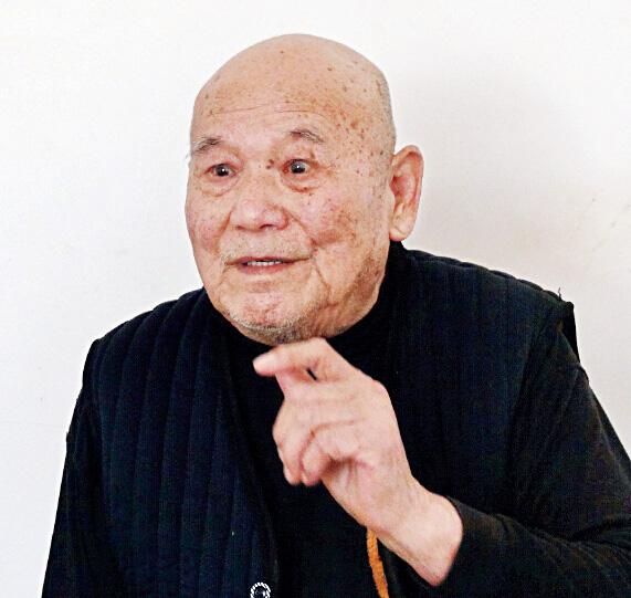 杜清树,1927年生,山东省冠县斜店乡辛庄村人。参加共产党创办的“短期抗日小学”,后参加辛庄村儿童团。亲历过日军“扫荡”、细菌战和鲁西饥荒。1944年8月,参加二纵五旅十三团政治处宣传股做宣传工作。1944年9月,参加攻打潞城市的战斗。