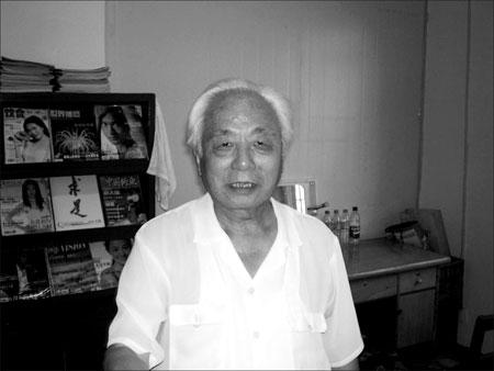 杨振中,1929年生于河南杞县马窑村,1941年7月14岁参加新四军太行山支队120团。