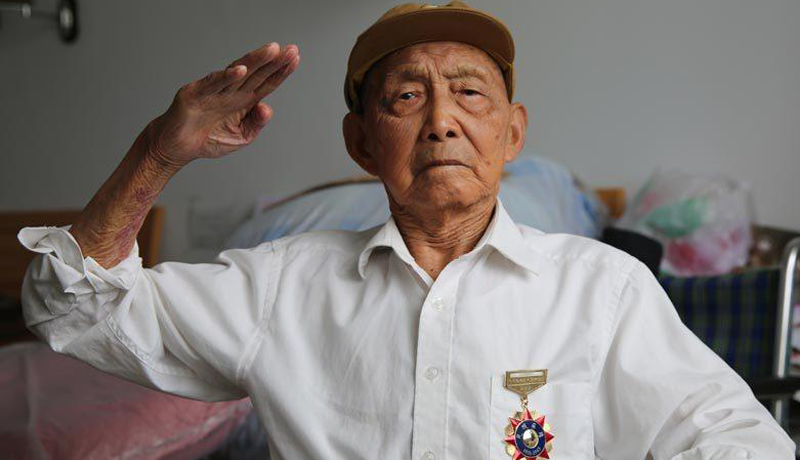 钱义范,出生于1920年,江苏溧阳人。抗战时期在49军26,先后担任师警卫排长、记录参谋。