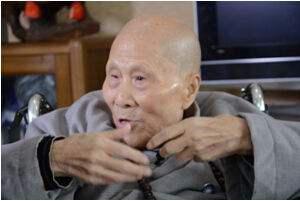 释来空大师,原名吴淞,出生于1922年,祖籍湖南长沙。抗战时期在国民革命军第10军3师9团3营。
